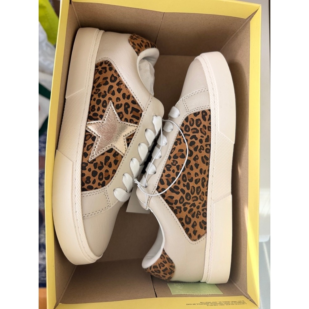 Cat‎ & Jack Kaitlyn Sneakers Girls Size 4 Beige Leopard Star NWT